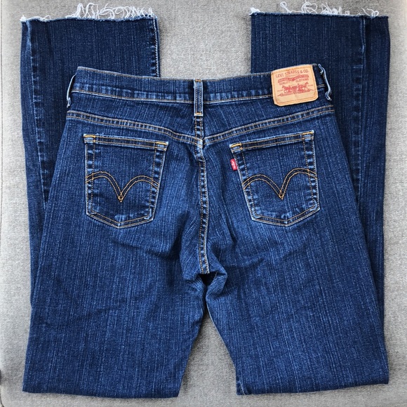 Like new! - LEVI’S 515 Boot Cut Denim Jeans w/Raw Edge Hemline - Picture 7 of 10